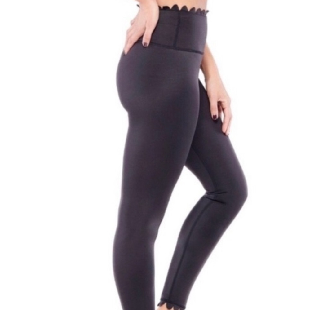 Electric Yoga Scalloped Leggings